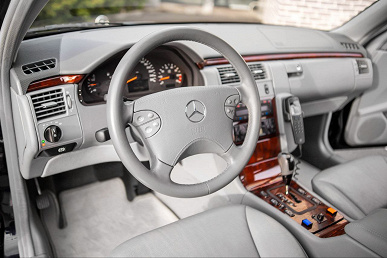 20 лет этот Mercedes-Benz E430 Touring 4Matic служил в президентской резиденции на Валдае, а сейчас его продают